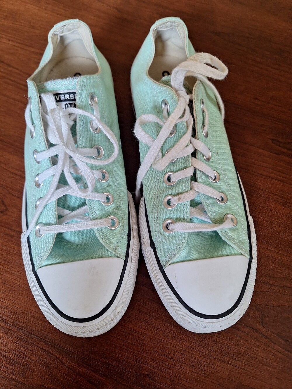 Converse Chuck Taylor All Star Low Top Sneakers in Mint & White,  Size 7 VGC
